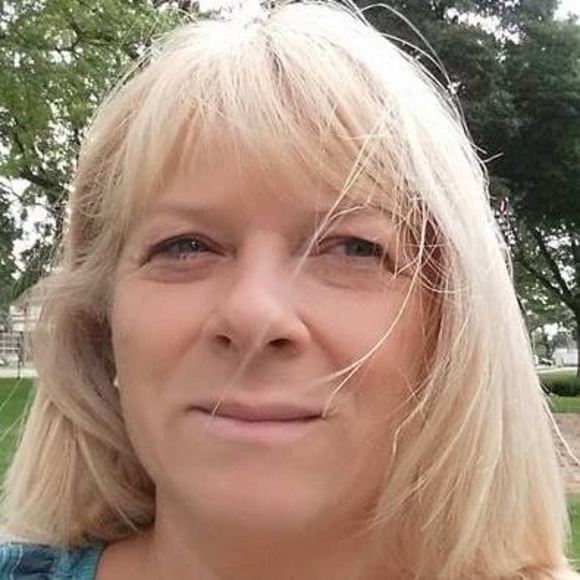 Meet your Posher, Linda - Picture 1 of 1